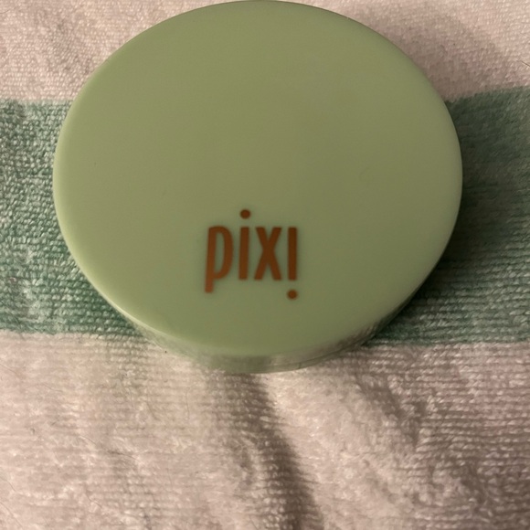 Pixi Glow Tint Cushion in Soft Peach - Picture 2 of 4